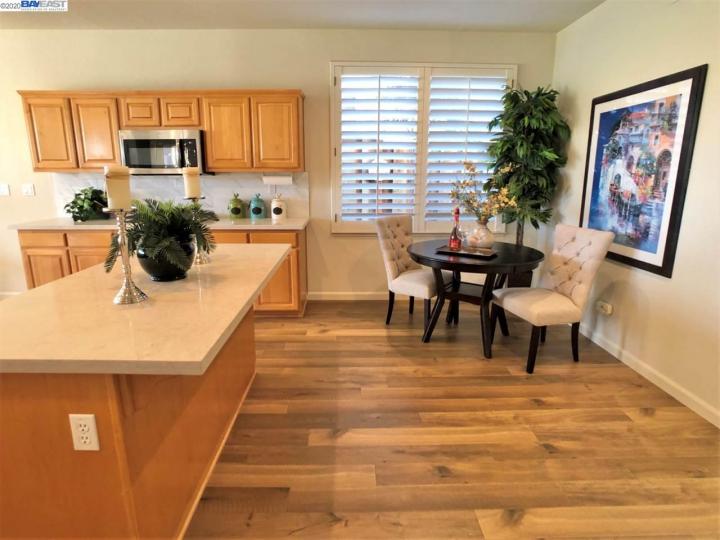 25757 Durrwood Ct, Castro Valley, CA | 5 Canyons. Photo 18 of 38