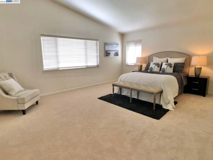 25757 Durrwood Ct, Castro Valley, CA | 5 Canyons. Photo 26 of 38