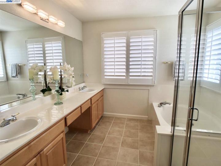 25757 Durrwood Ct, Castro Valley, CA | 5 Canyons. Photo 28 of 38
