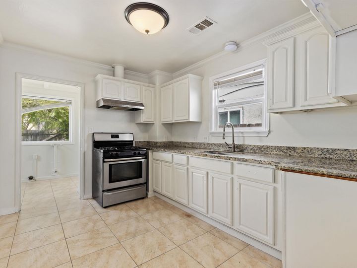 2637 74th, Oakland, CA | Eastmont Area. Photo 10 of 17