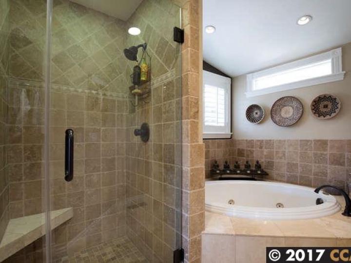 2677 Roundhill Dr, Alamo, CA | Roundhill Country Club. Photo 15 of 30