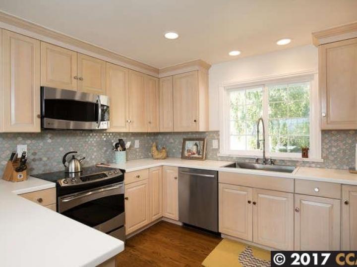 2677 Roundhill Dr, Alamo, CA | Roundhill Country Club. Photo 10 of 30
