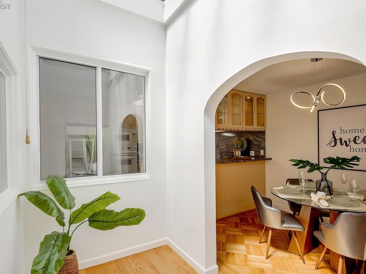 2723 37th Ave, San Francisco, CA | Outer Parkside. Photo 13 of 33