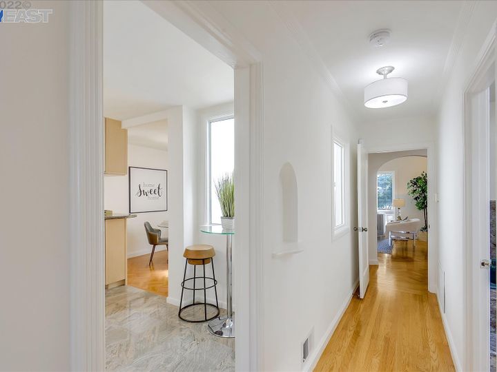 2723 37th Ave, San Francisco, CA | Outer Parkside. Photo 14 of 33