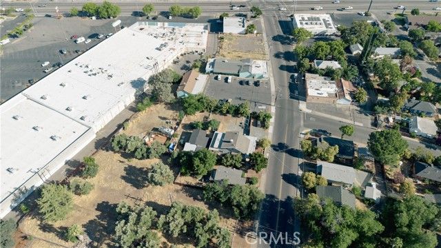 2790 Myers St Oroville CA 95966. Photo 6 of 20