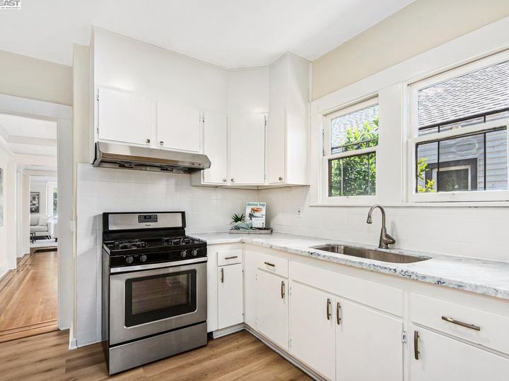 3043 Logan St, Oakland, CA | Foothill. Photo 12 of 31