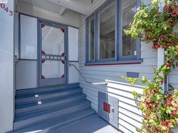 3043 Logan St, Oakland, CA | Foothill. Photo 3 of 31