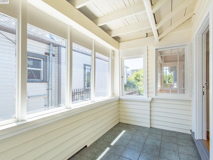 3043 Logan St, Oakland, CA | Foothill. Photo 4 of 31