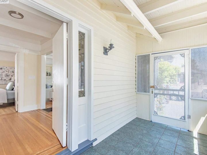 3043 Logan St, Oakland, CA | Foothill. Photo 5 of 31