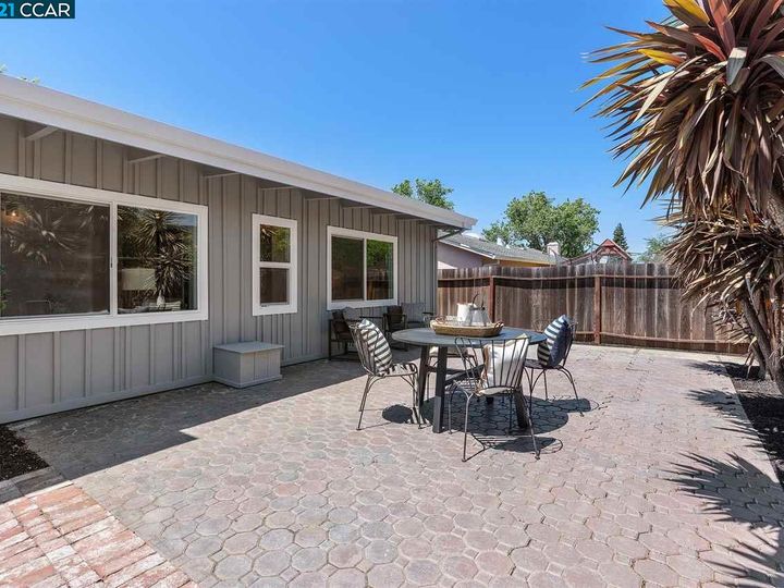 3190 Reva Dr, Concord, CA | Holbrook Heights. Photo 34 of 40