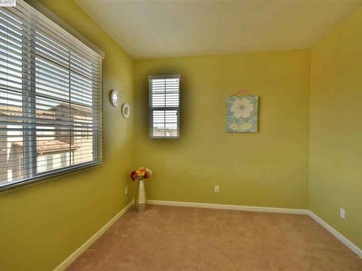 34189 Via Lucca, Fremont, CA, 94555 Townhouse. Photo 17 of 40