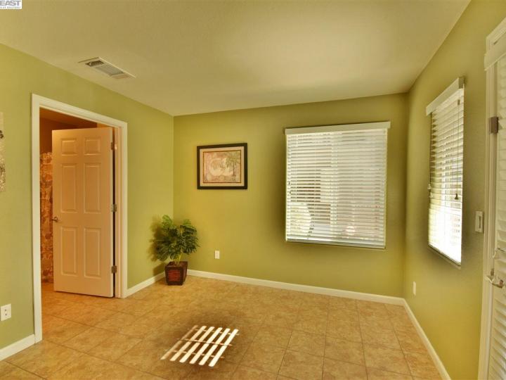 34189 Via Lucca, Fremont, CA, 94555 Townhouse. Photo 24 of 40