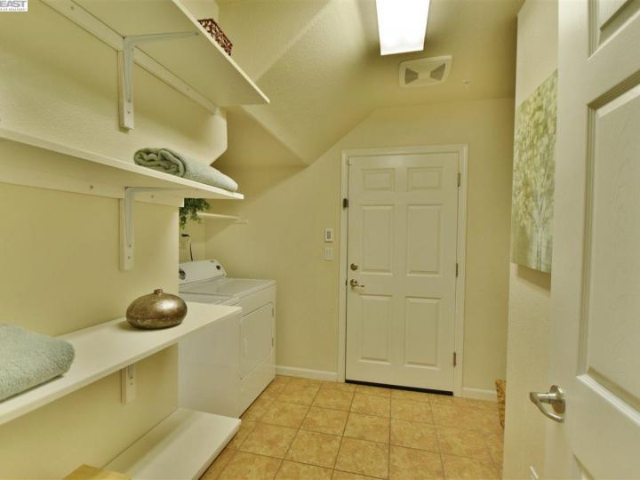 34189 Via Lucca, Fremont, CA, 94555 Townhouse. Photo 25 of 40