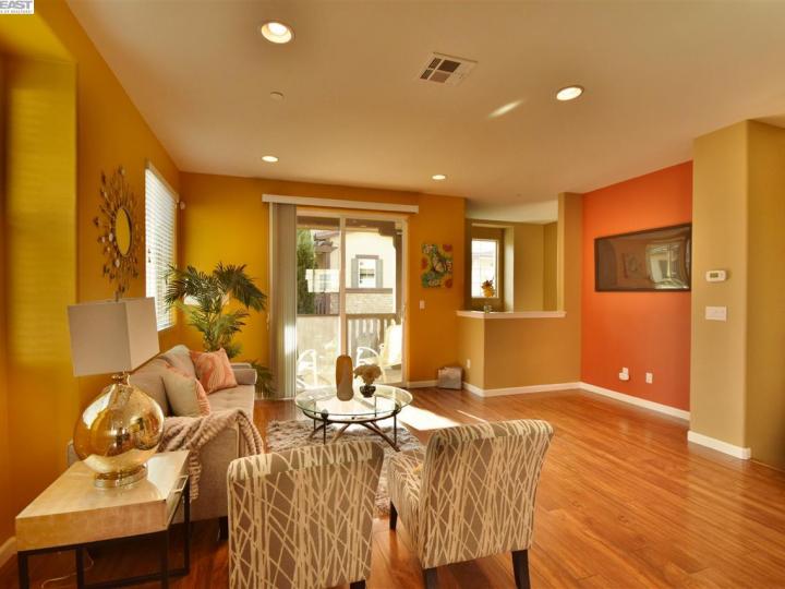 34189 Via Lucca, Fremont, CA, 94555 Townhouse. Photo 4 of 40