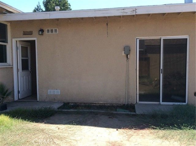 347 Cypress St, Bakersfield, CA | . Photo 4 of 11