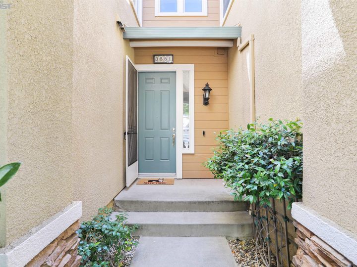 3651 Pinon Canyon Ct, Castro Valley, CA, 94552 Townhouse. Photo 6 of 47