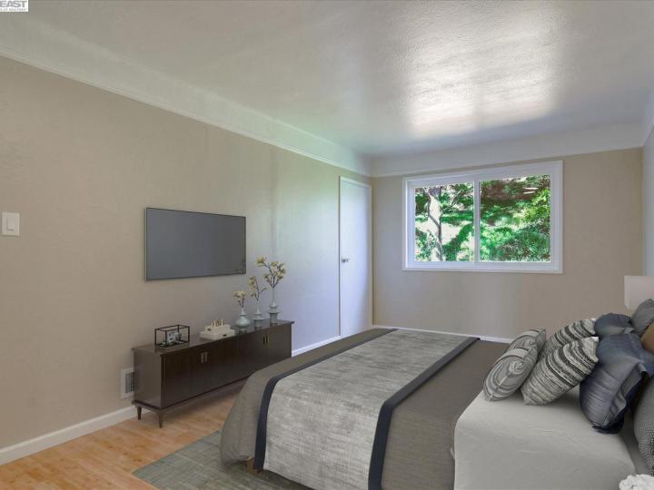382 Bright St, San Francisco, CA | Ingelside Height. Photo 16 of 34
