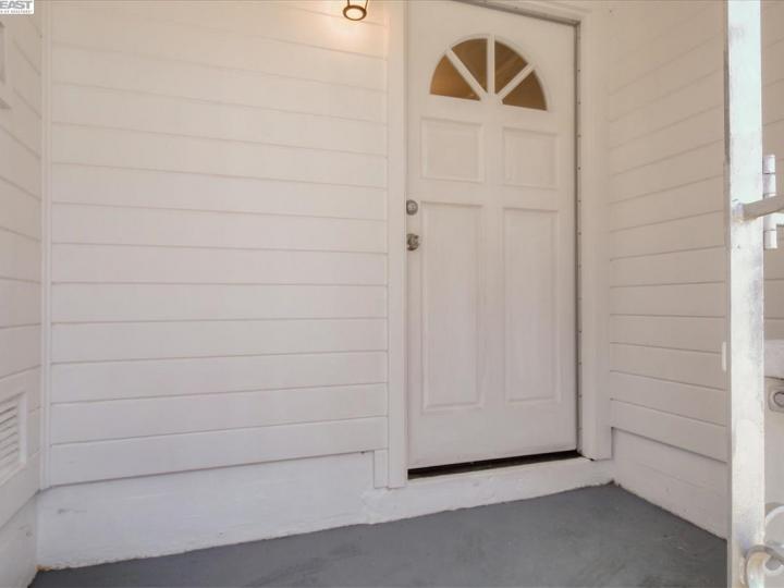 382 Bright St, San Francisco, CA | Ingelside Height. Photo 5 of 34