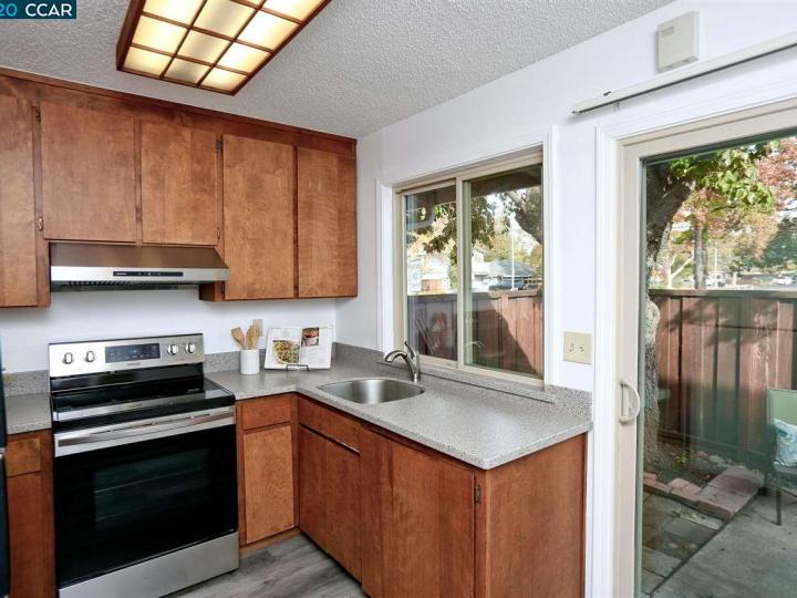 3828 Willow Pass Rd #F, Concord, CA, 94519 Townhouse. Photo 6 of 17