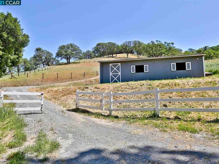 411 Meadow View Ln, Clayton, CA | Clayton Country. Photo 25 of 39