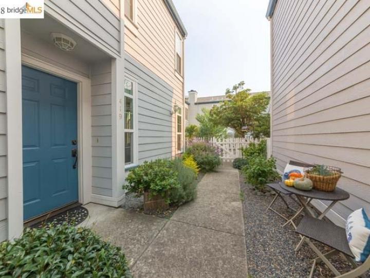 419 Commodore Dr, Richmond, CA, 94804 Townhouse. Photo 15 of 28