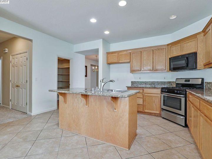 420 Clarence Bromell St, Tracy, CA | Sterling Park. Photo 14 of 40