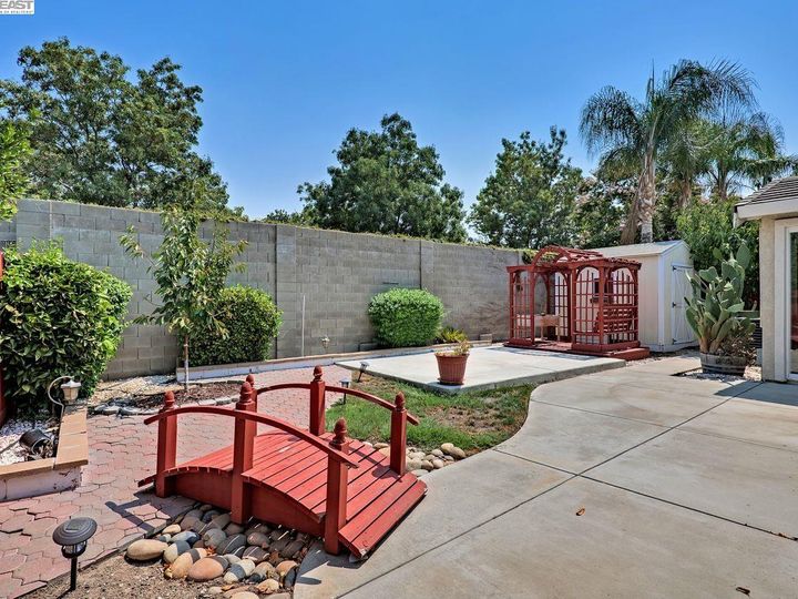420 Clarence Bromell St, Tracy, CA | Sterling Park. Photo 38 of 40