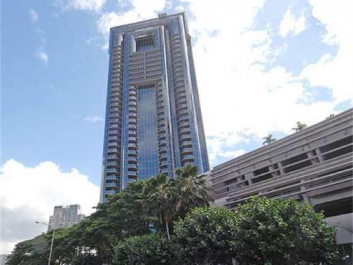 One Waterfront Tower condo #MAUKA/2202. Photo 10 of 10