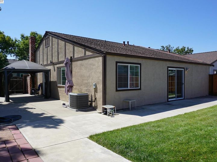 4262 Red Fir Way Livermore CA Multi-family home. Photo 27 of 38