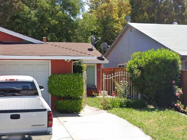 45 Lou Ann Pl Pittsburg CA Multi-family home. Photo 1 of 13