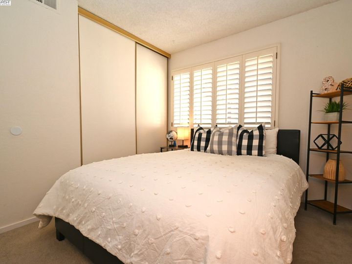 4827 Eagle Way, Concord, CA Townhouse. Photo 10 of 19
