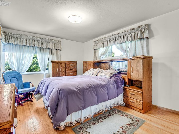 4959 Kathleen Ave, Castro Valley, CA | Upper Valley. Photo 14 of 34