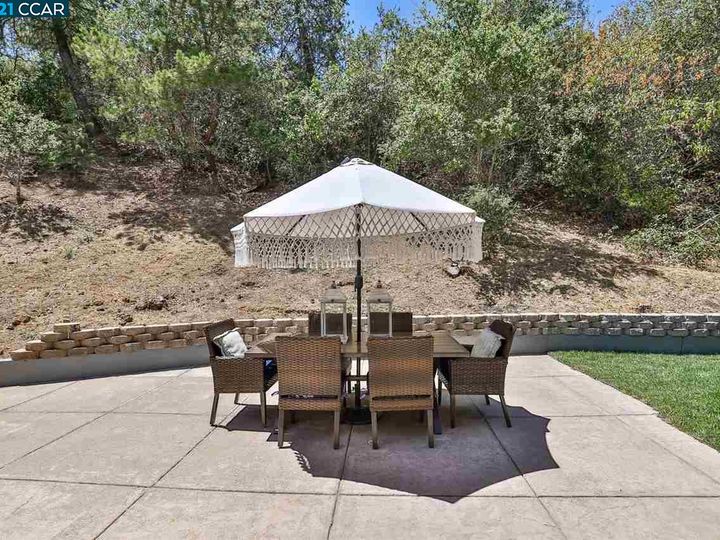 5144 Pleasant Valley Dr, Martinez, CA | Forest Hills. Photo 18 of 24