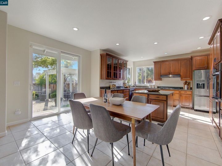 5210 Heritage Dr, Concord, CA | Amber Grove. Photo 18 of 60