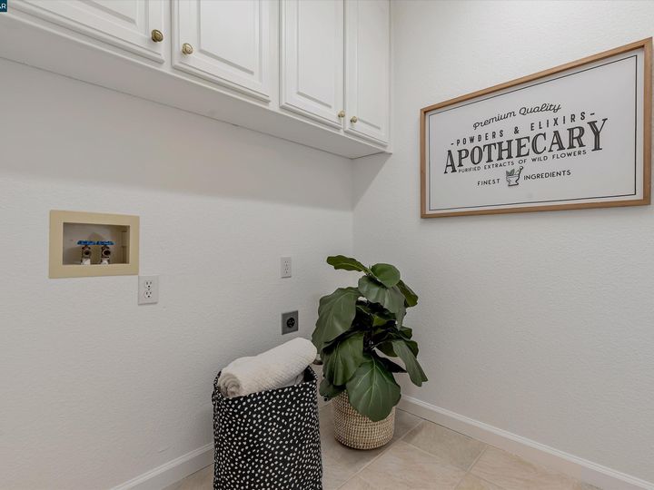 530 Central Park Pl, Brentwood, CA | Summerset 1. Photo 21 of 47