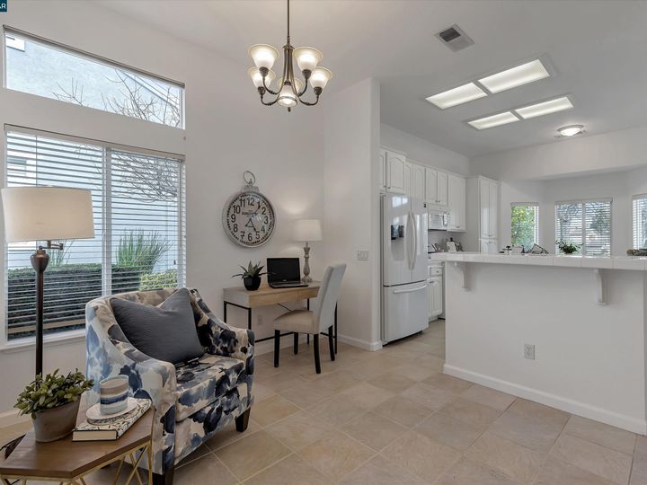 530 Central Park Pl, Brentwood, CA | Summerset 1. Photo 8 of 47