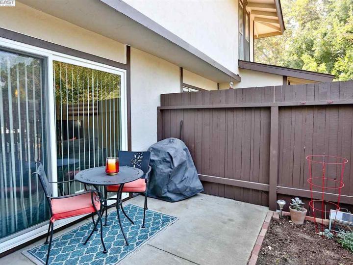 5462 Roundtree Dr #B, Concord, CA, 94521 Townhouse. Photo 14 of 16