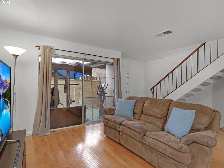 5468 Roundtree Pl #H, Concord, CA, 94521 Townhouse. Photo 7 of 15