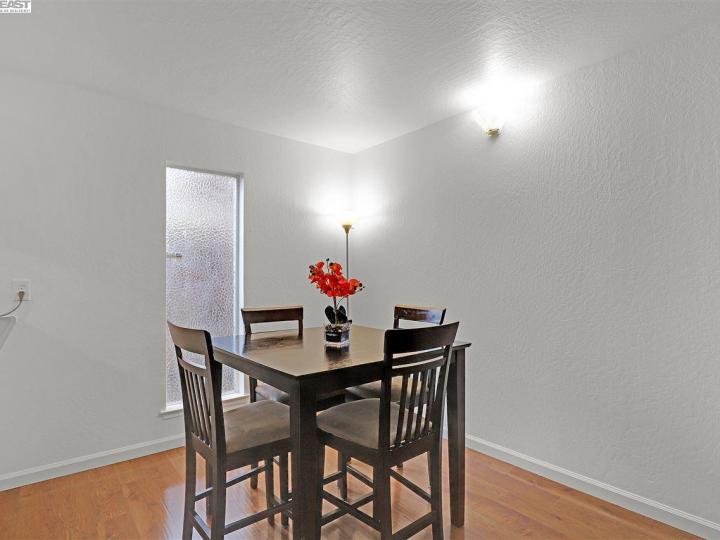 5468 Roundtree Pl #H, Concord, CA, 94521 Townhouse. Photo 9 of 15