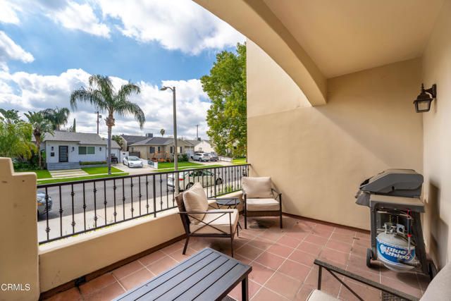 5753 White Oak Ave #20, Encino (los Angeles), CA, 91316 Townhouse. Photo 8 of 21
