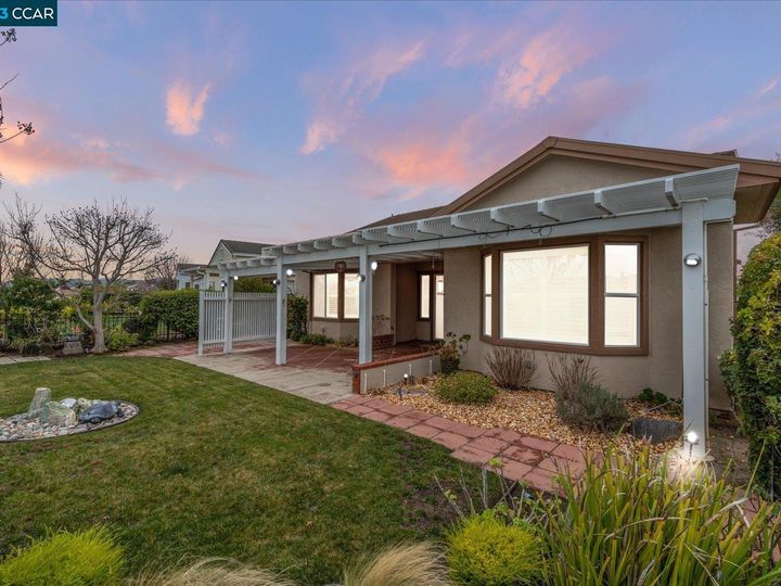 587 Valmore Pl, Brentwood, CA | Summerset 3. Photo 48 of 52
