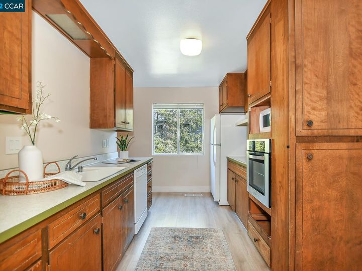 607 Laird Ln, Lafayette, CA | . Photo 11 of 42