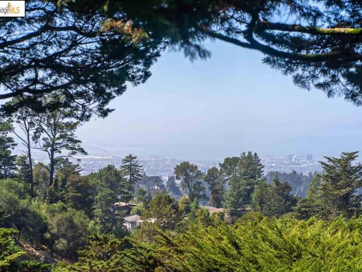 6341 Longcroft Dr, Oakland, CA | Piedmont Pines. Photo 11 of 33