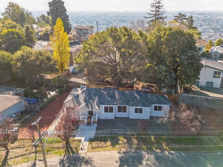 7701 Sterling Dr, Oakland, CA | . Photo 14 of 38