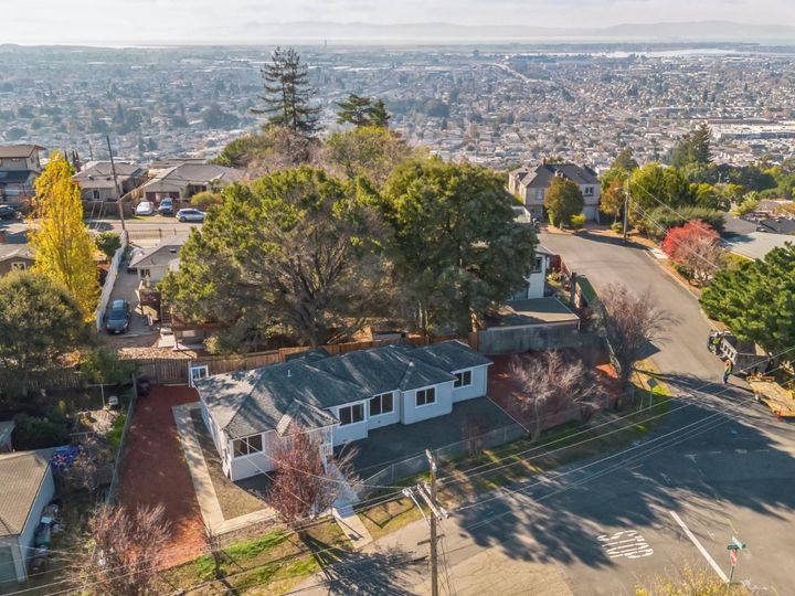 7701 Sterling Dr, Oakland, CA | . Photo 17 of 38
