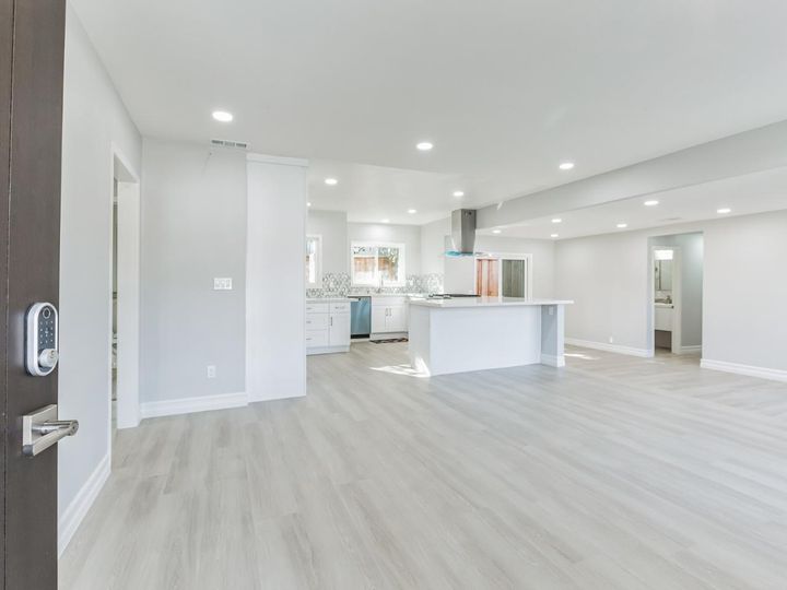 7701 Sterling Dr, Oakland, CA | . Photo 10 of 38
