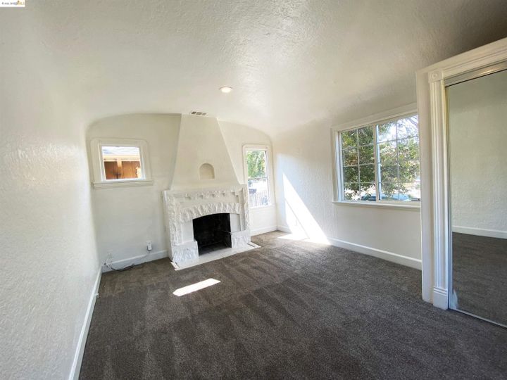 8406 Dowling, Oakland, CA | Castlewood. Photo 3 of 17