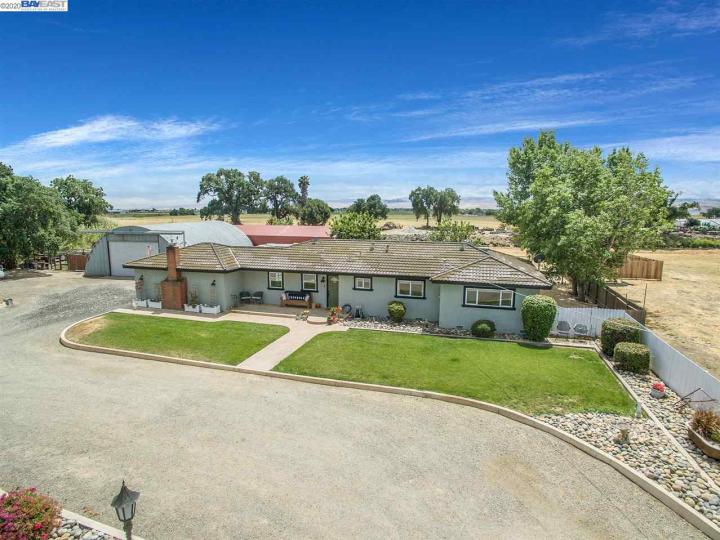 8686 W Canal Blvd, Tracy, CA | Country Property. Photo 1 of 35