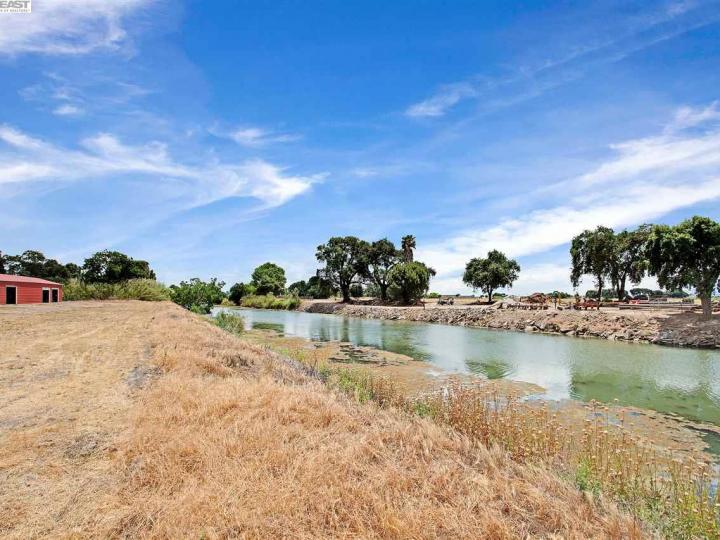 8686 W Canal Blvd, Tracy, CA | Country Property. Photo 31 of 35