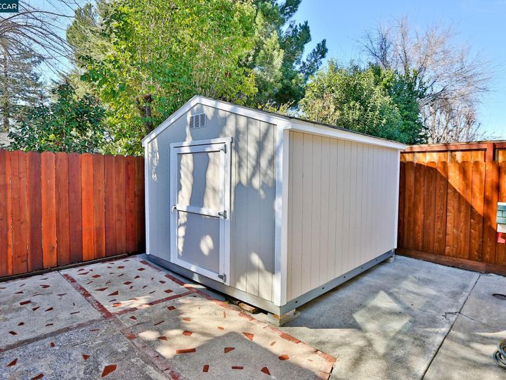 903 Helix Dr, Concord, CA | Colony Park. Photo 29 of 32